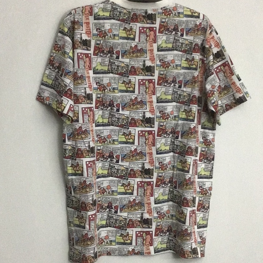 NWT Sex Pistols 2016 Uniqlo Comic Tee Shirt Size Medium White with Multi HTF - Picture 4 of 8